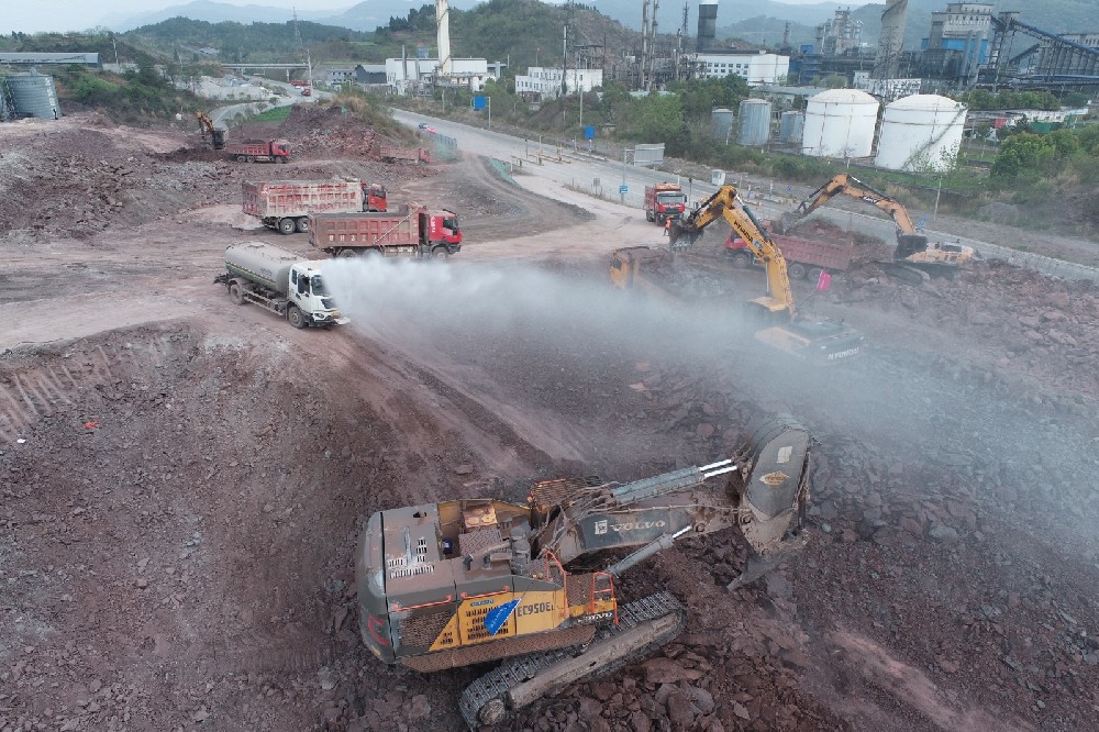 不停工、不斷檔，假期建設忙！