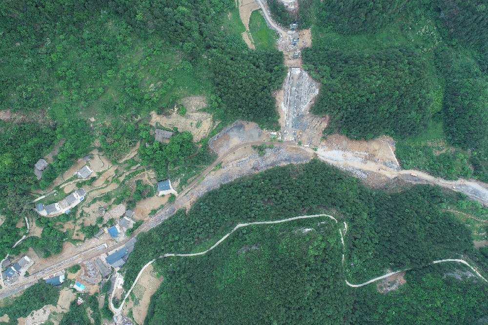 曾榮路改建工程全面提速，跑出建設(shè)“加速度”