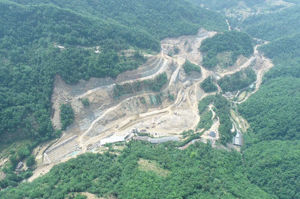 火力全開！下月路項(xiàng)目建設(shè)駛?cè)搿翱燔嚨馈?></a>
            </div>
            
            <div   id=